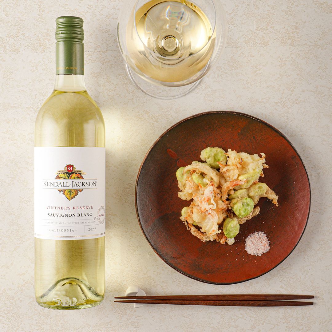 @kjwines.jp Instagram spotlight - bottle of Sauvignon Blanc with Japanese-style dish