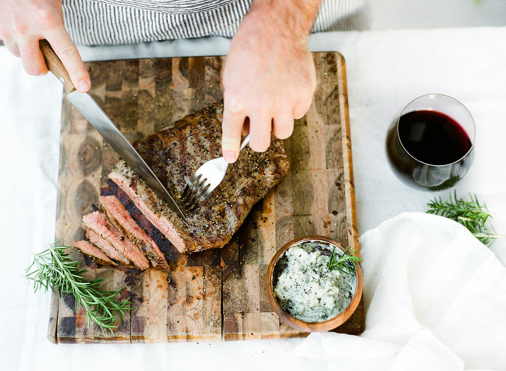 How to cut steak